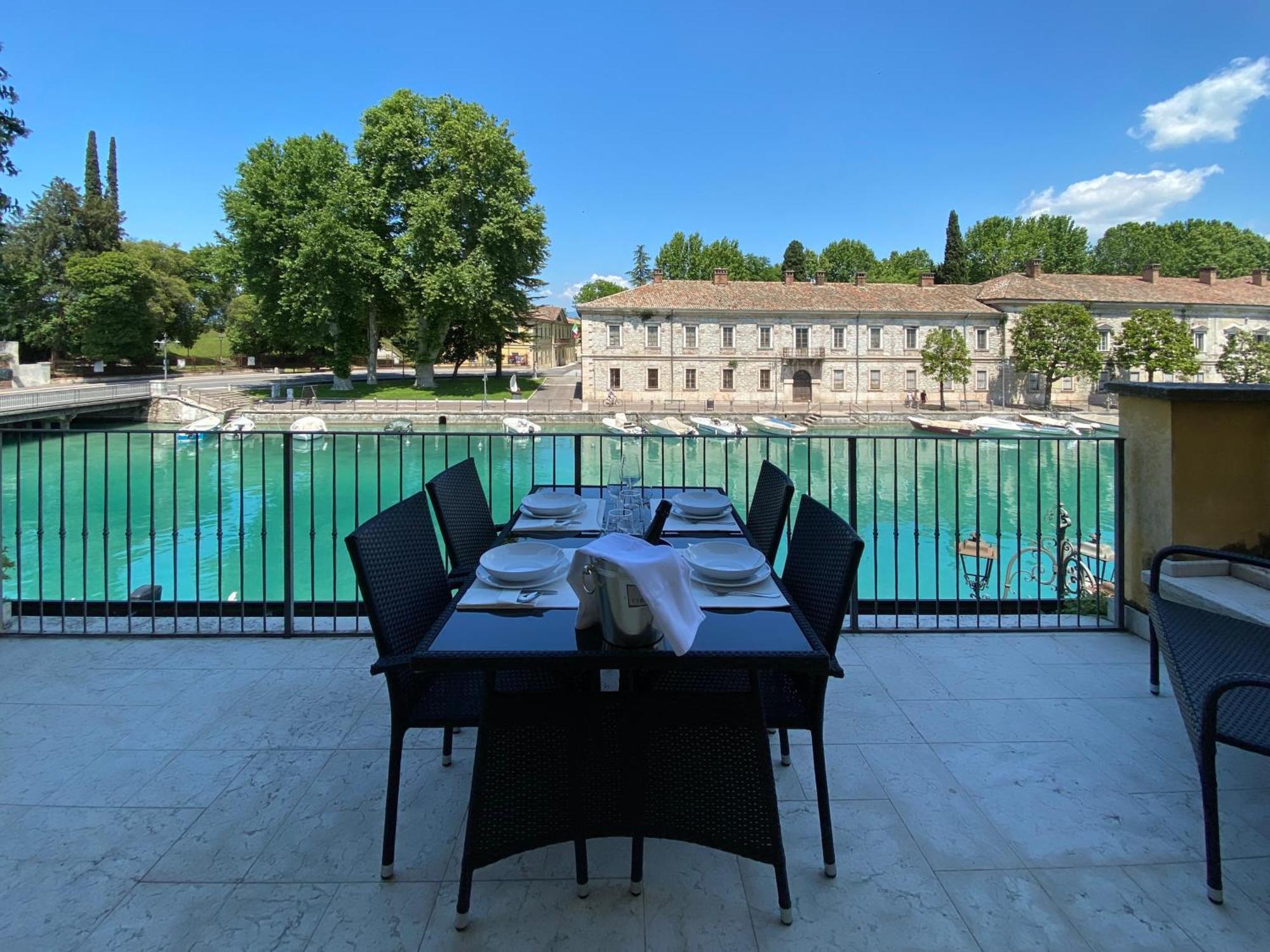 Time To Relax - La Terrazza Sul Lago Πεσκιέρα ντελ Γκάρντα Εξωτερικό φωτογραφία